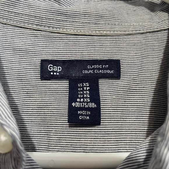 ⭐️ 2 for 1 ⭐️ GAP Stripped Long Sleeve - Picture 3 of 3